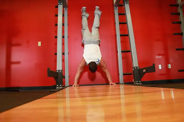 Handstand Push-Ups starting position