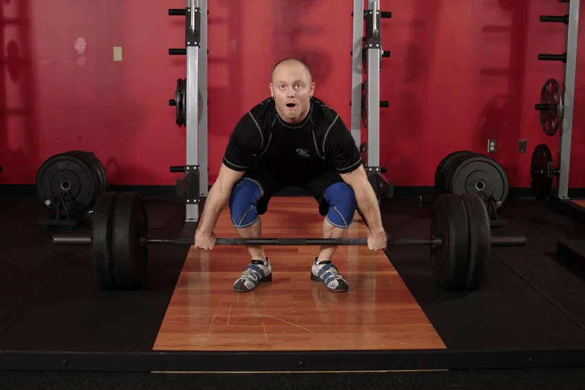 Squat Clean demonstration, photo 1
